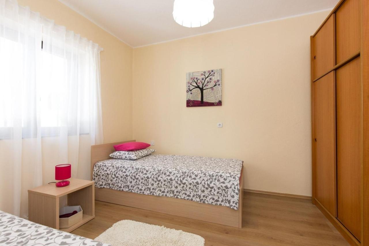 Apartments Adrijana Malinska Buitenkant foto