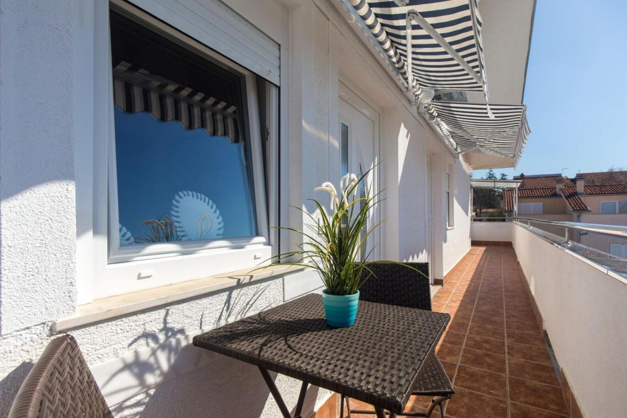 Apartments Adrijana Malinska Buitenkant foto