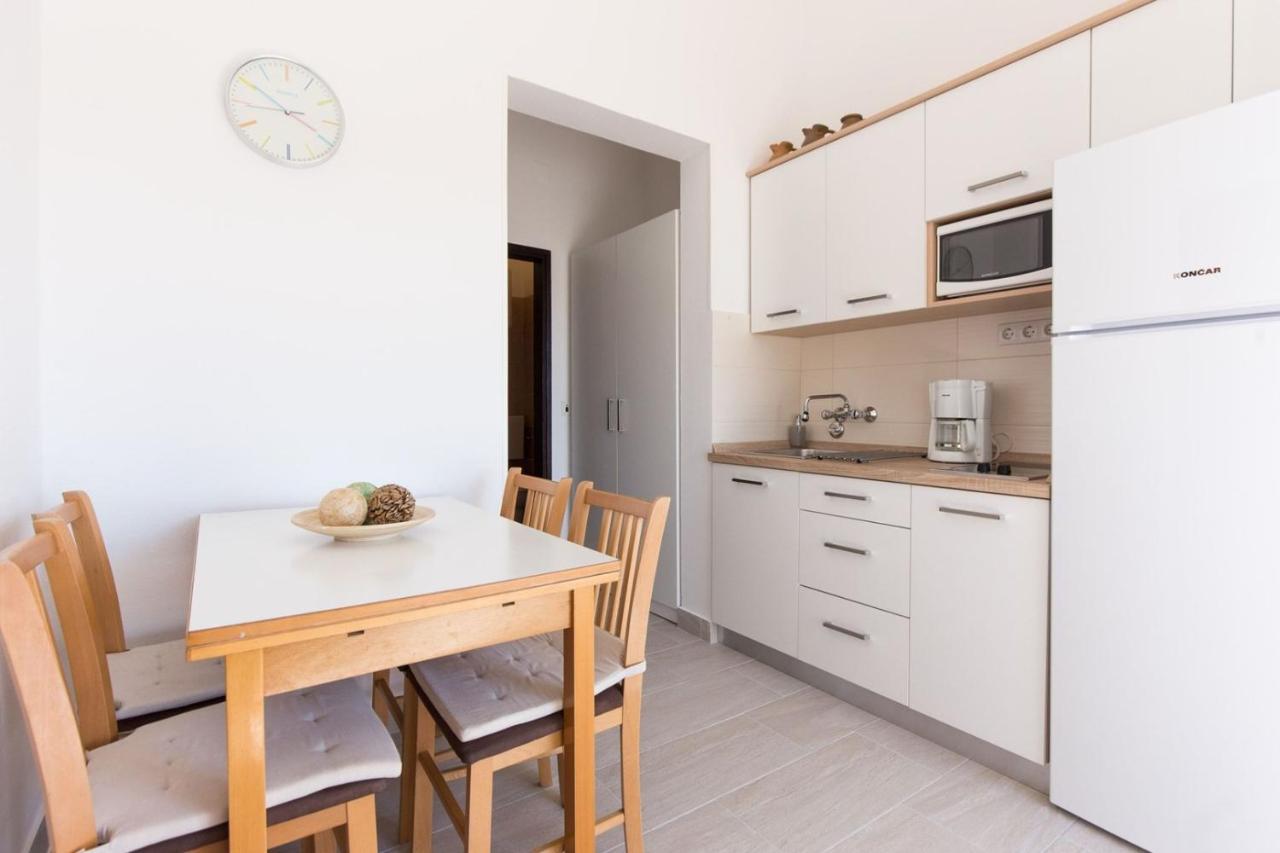 Apartments Adrijana Malinska Buitenkant foto